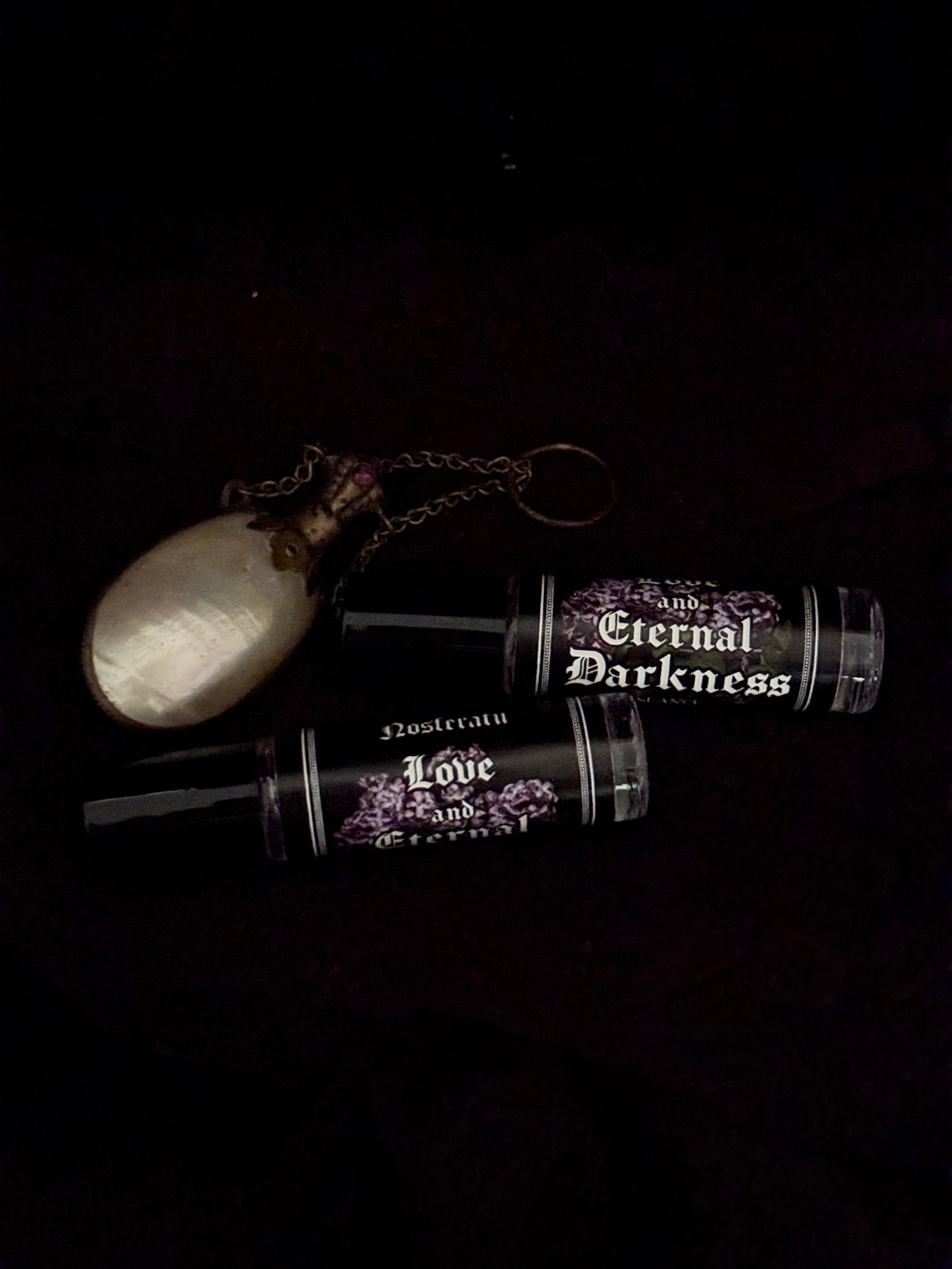 Eternal Darkness (lilac & cream)