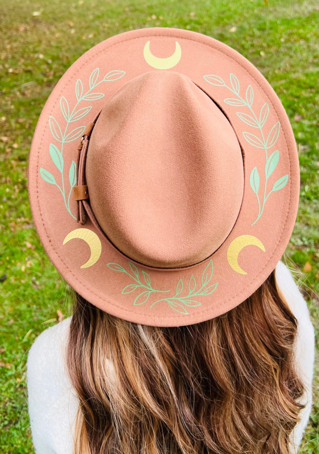 Fox & Fable - Vegan Felt Wide Brim Hat - Caramel - Fern Moon
