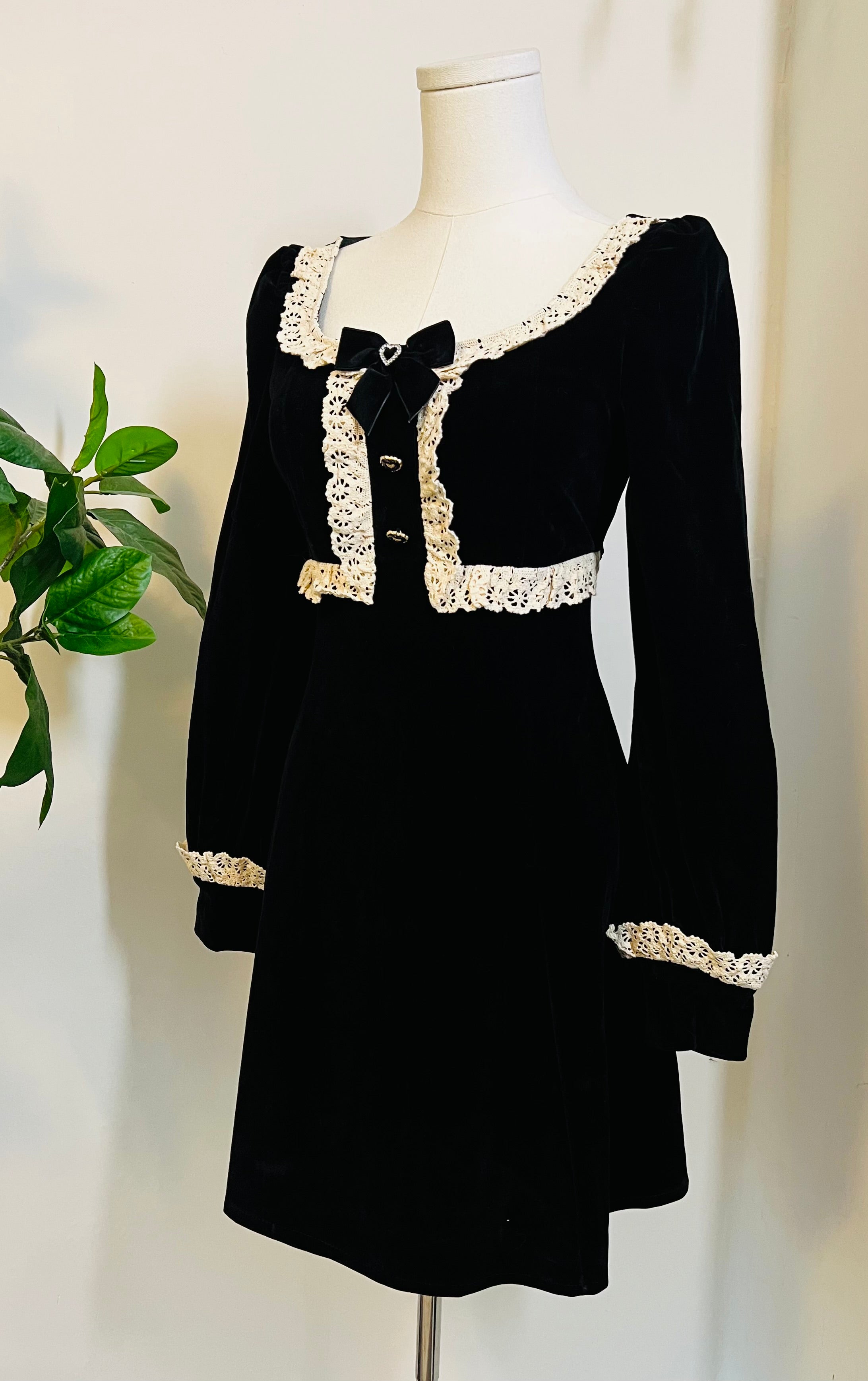 Sabrina - Luscious 60s style Velvet mini dress - READY TO SHIP