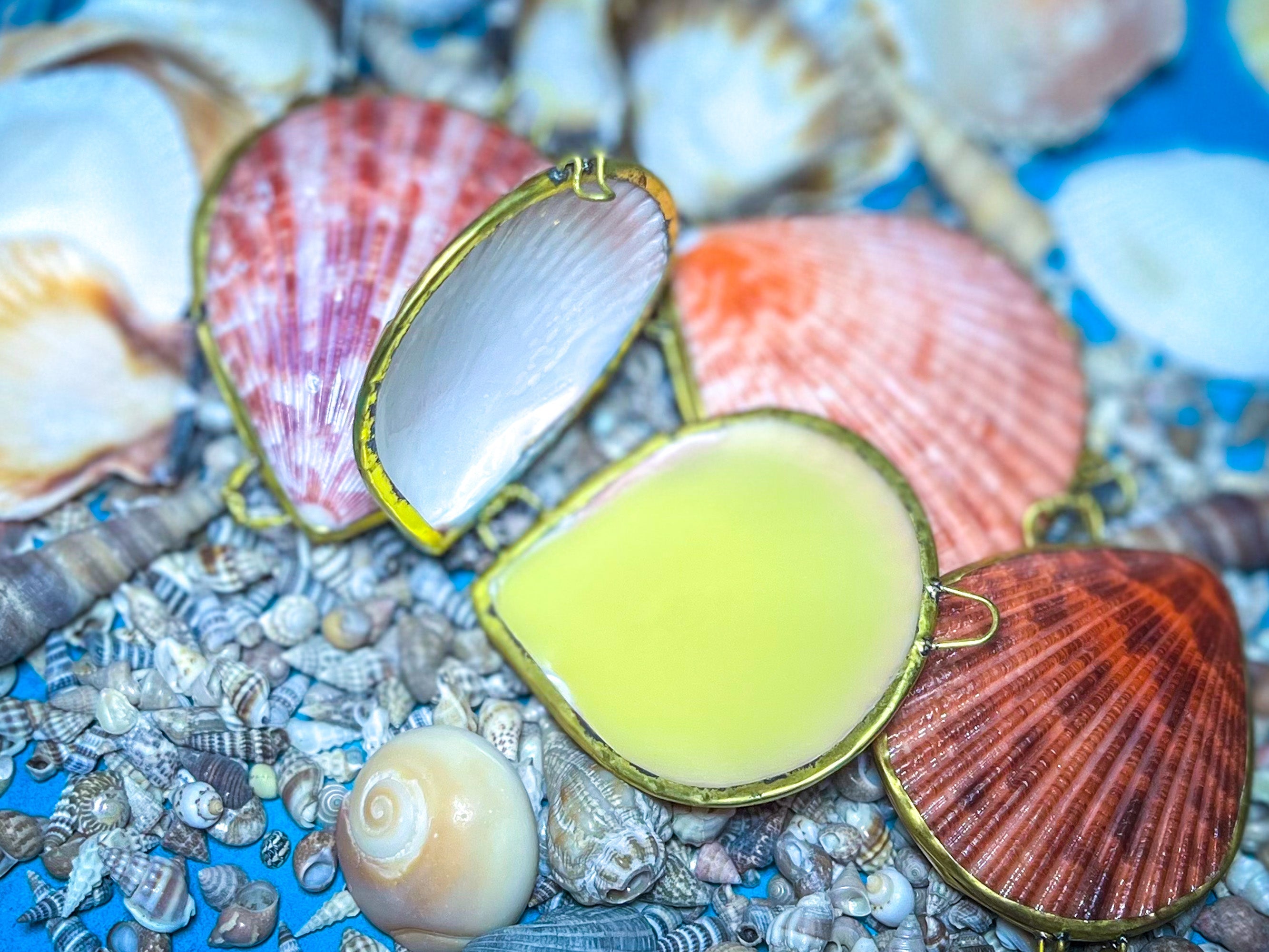 CREATRIX Solid Perfume, Botanical Natural Perfume in A Seashell Compact