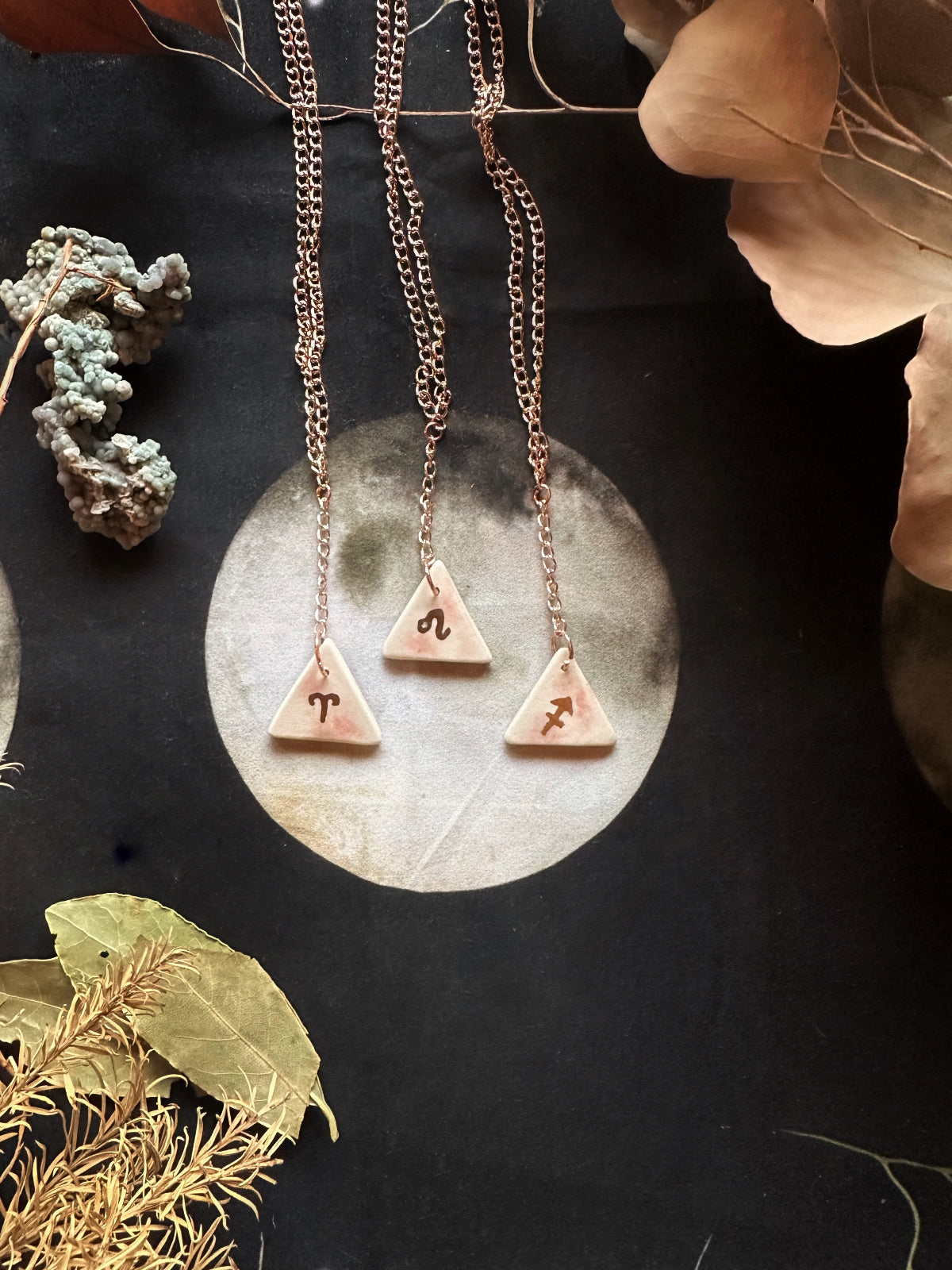 Double Sided Porcelain Necklace - Fire / Sagittarius symbol make by Keven Craft Rtiuals
saggitarius-zodiac-necklace-porcelain