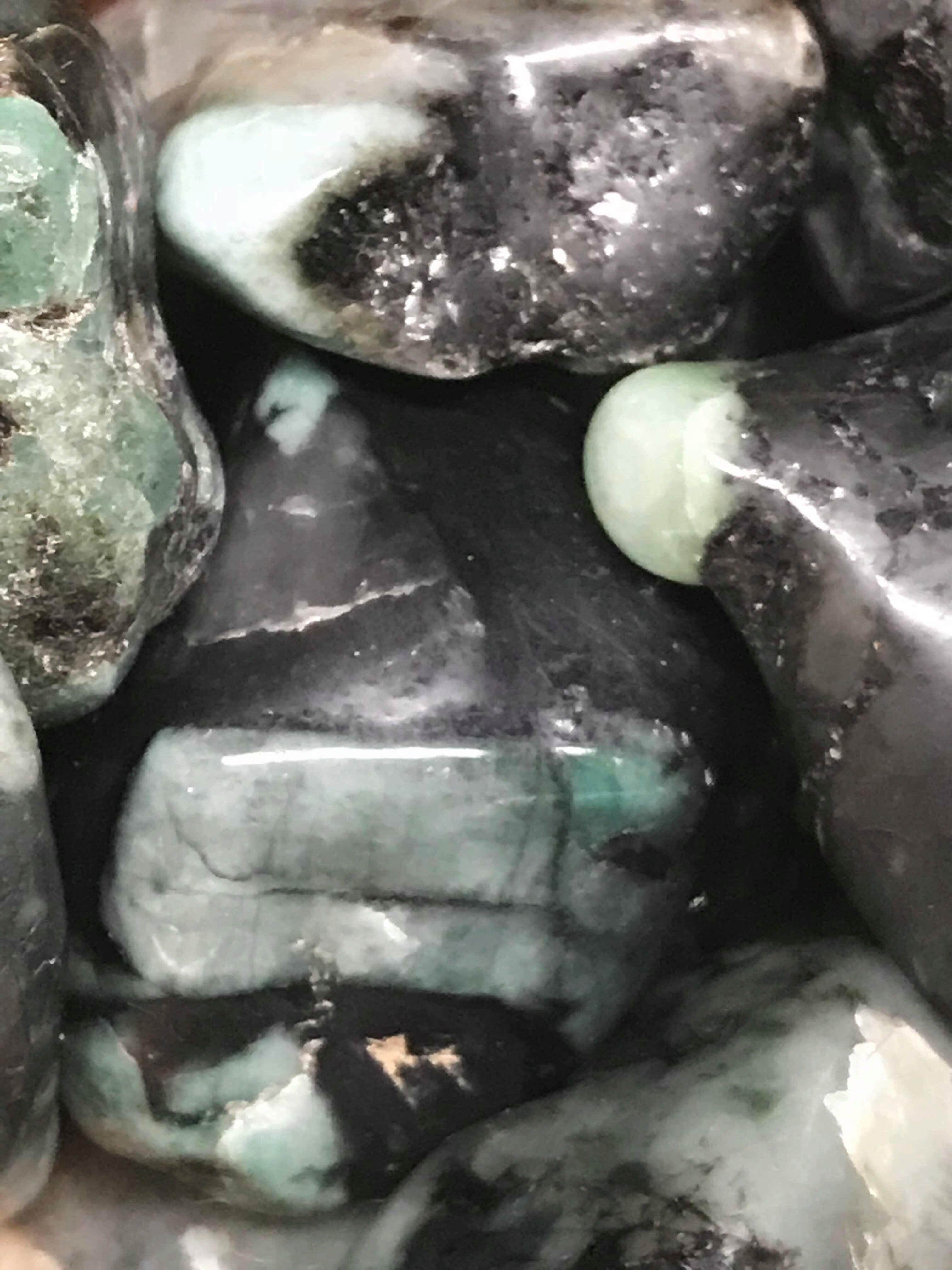 Rough Emerald - Keven Craft Rituals