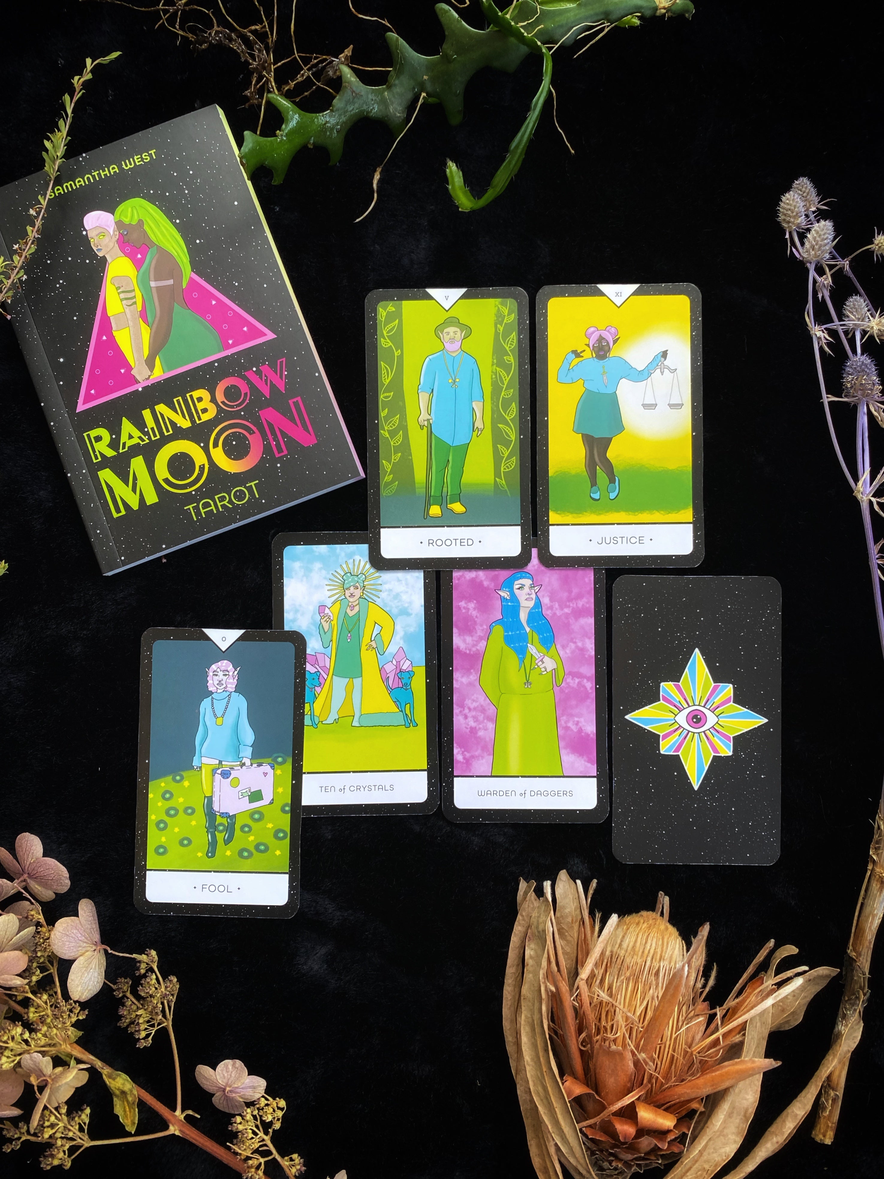 Rainbow Moon Tarot: 78 Card Deck