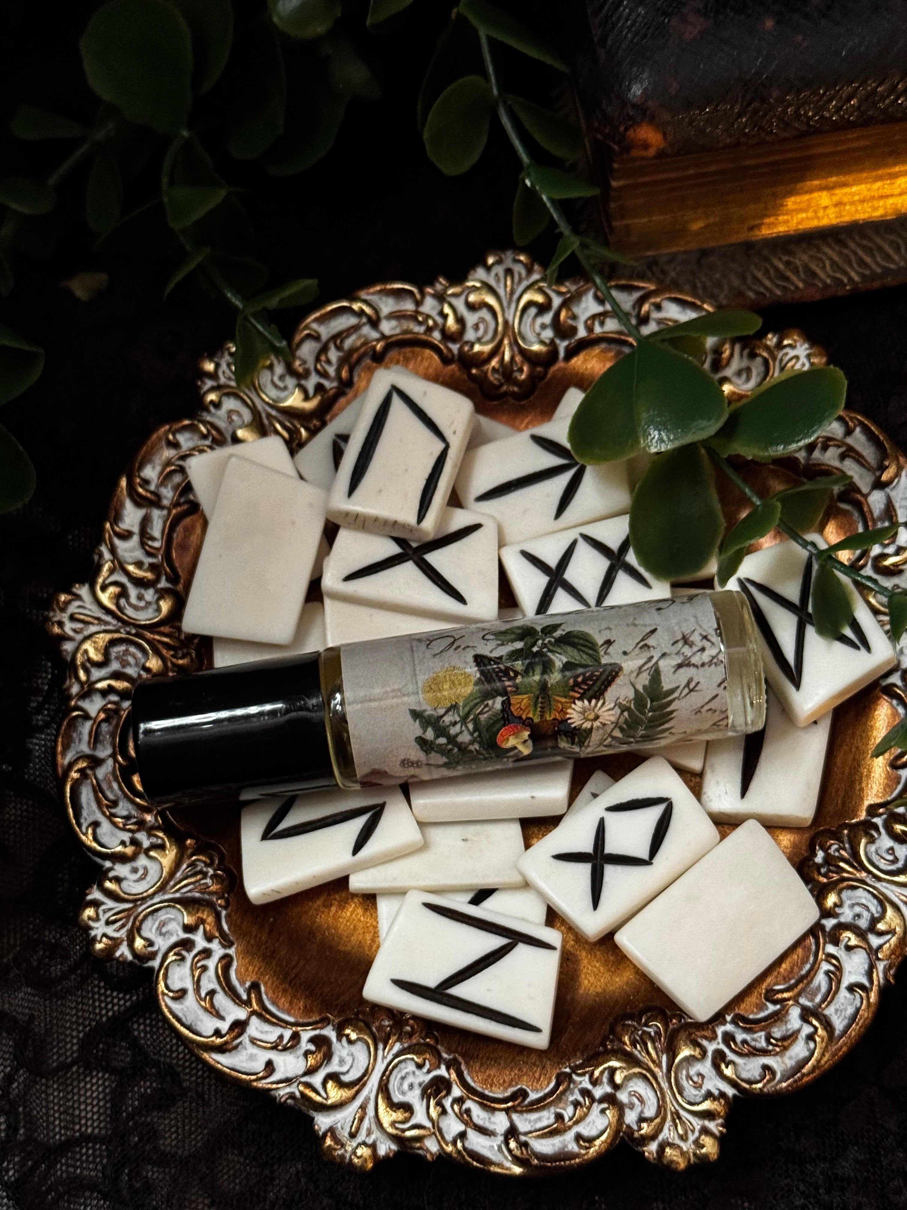 The Hedge Witch- (sweet tobacco & herbs)