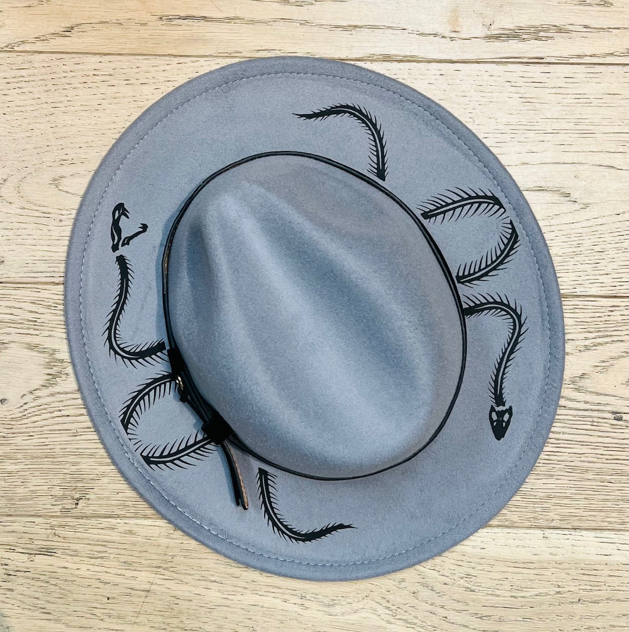 Vegan Felt Wide Brim Hat - Grey - Black Snake Skeleton