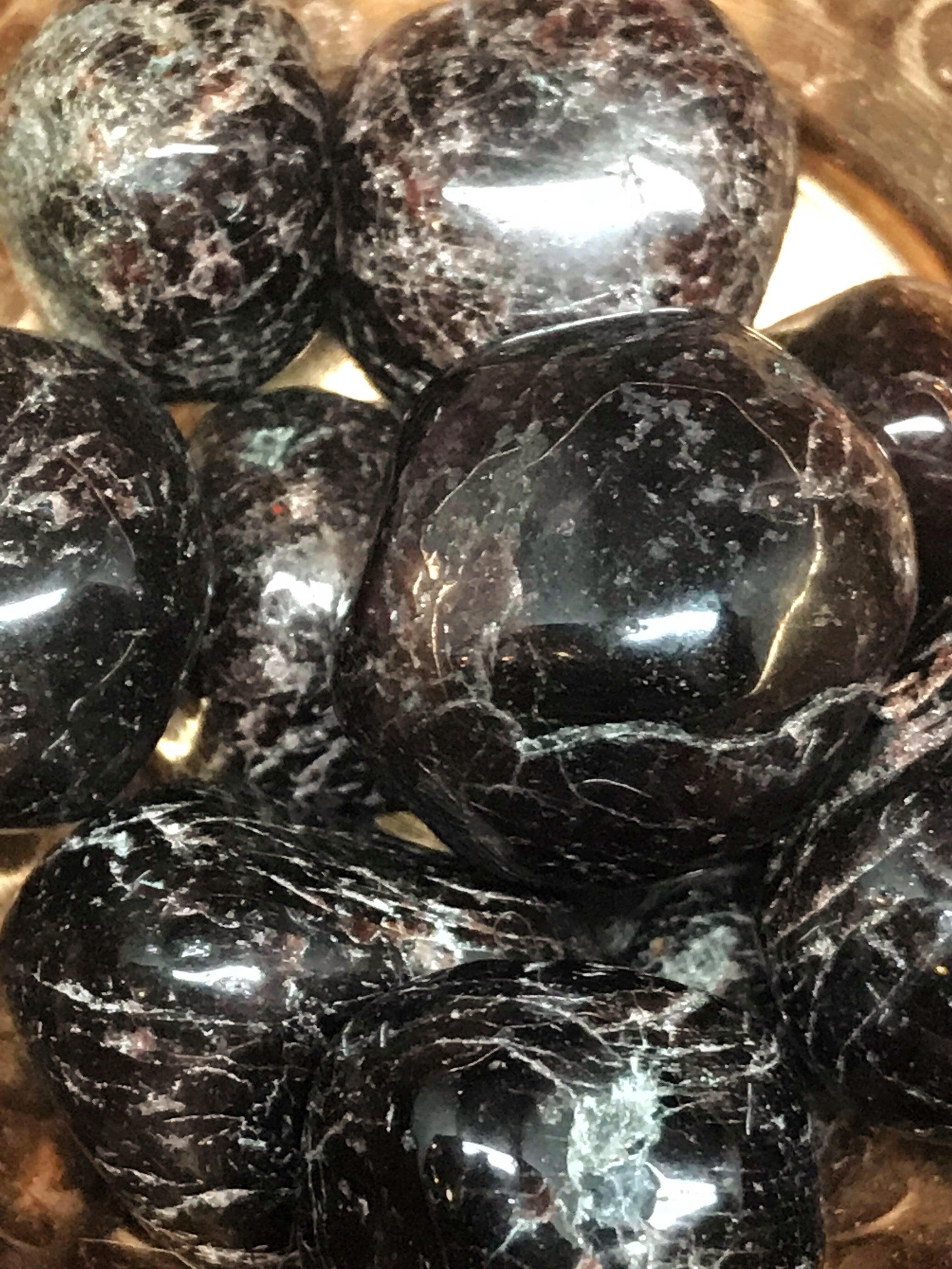 Tumbled Garnet (Gem Quality) - Keven Craft Rituals