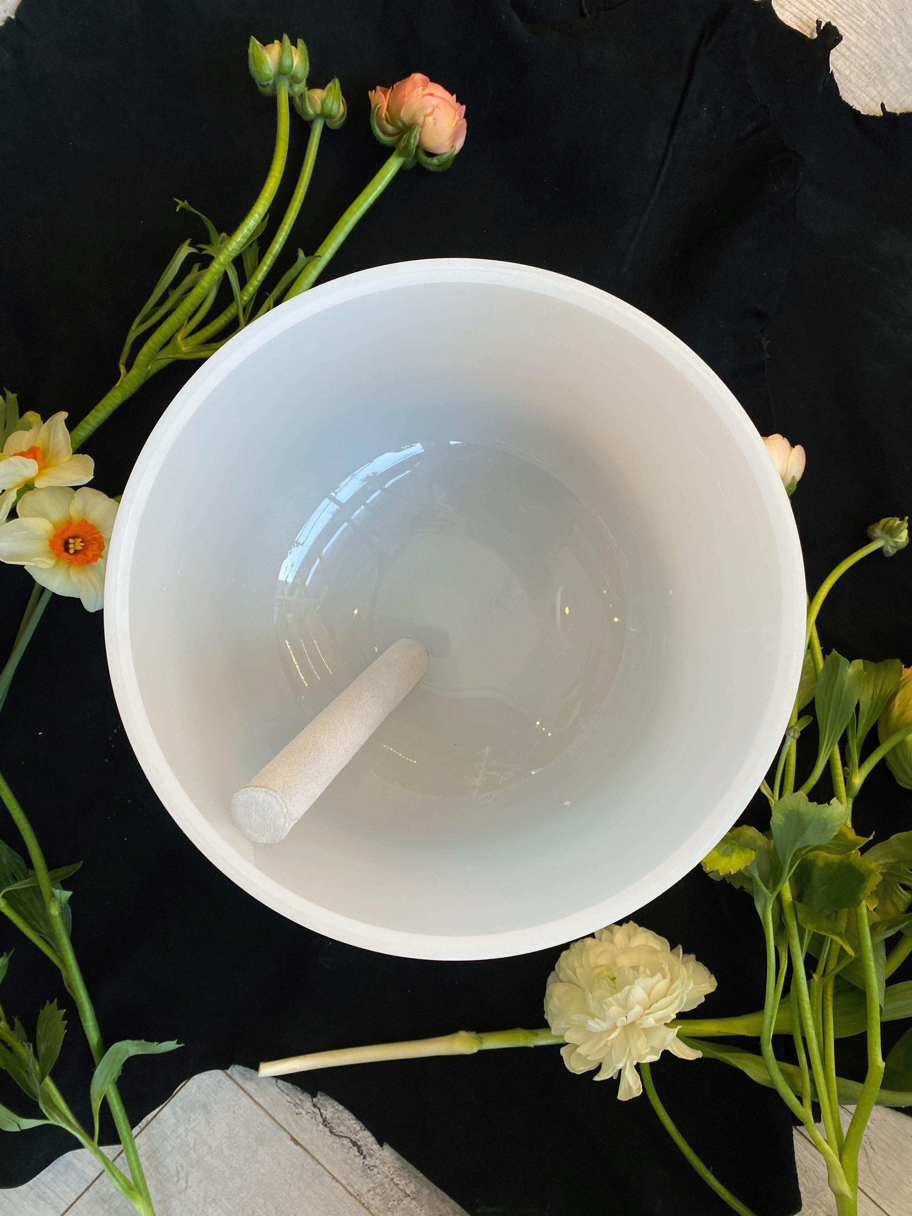 Quartz Crystal Bowl - Frosted White, 440Hz Singing Bowl 8” - 10" - qmeb