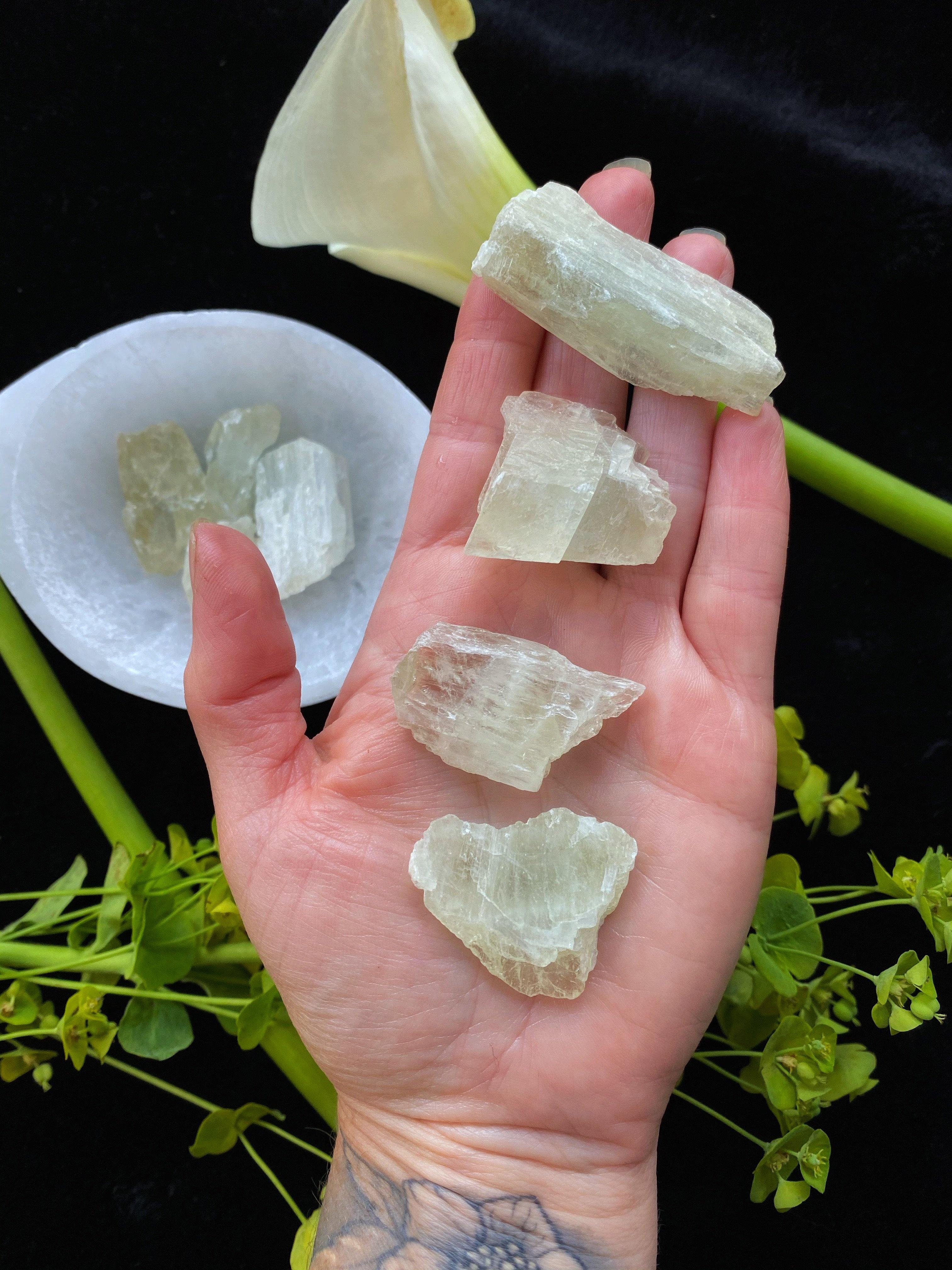 Hiddenite (Green Kunzite) - qmeb