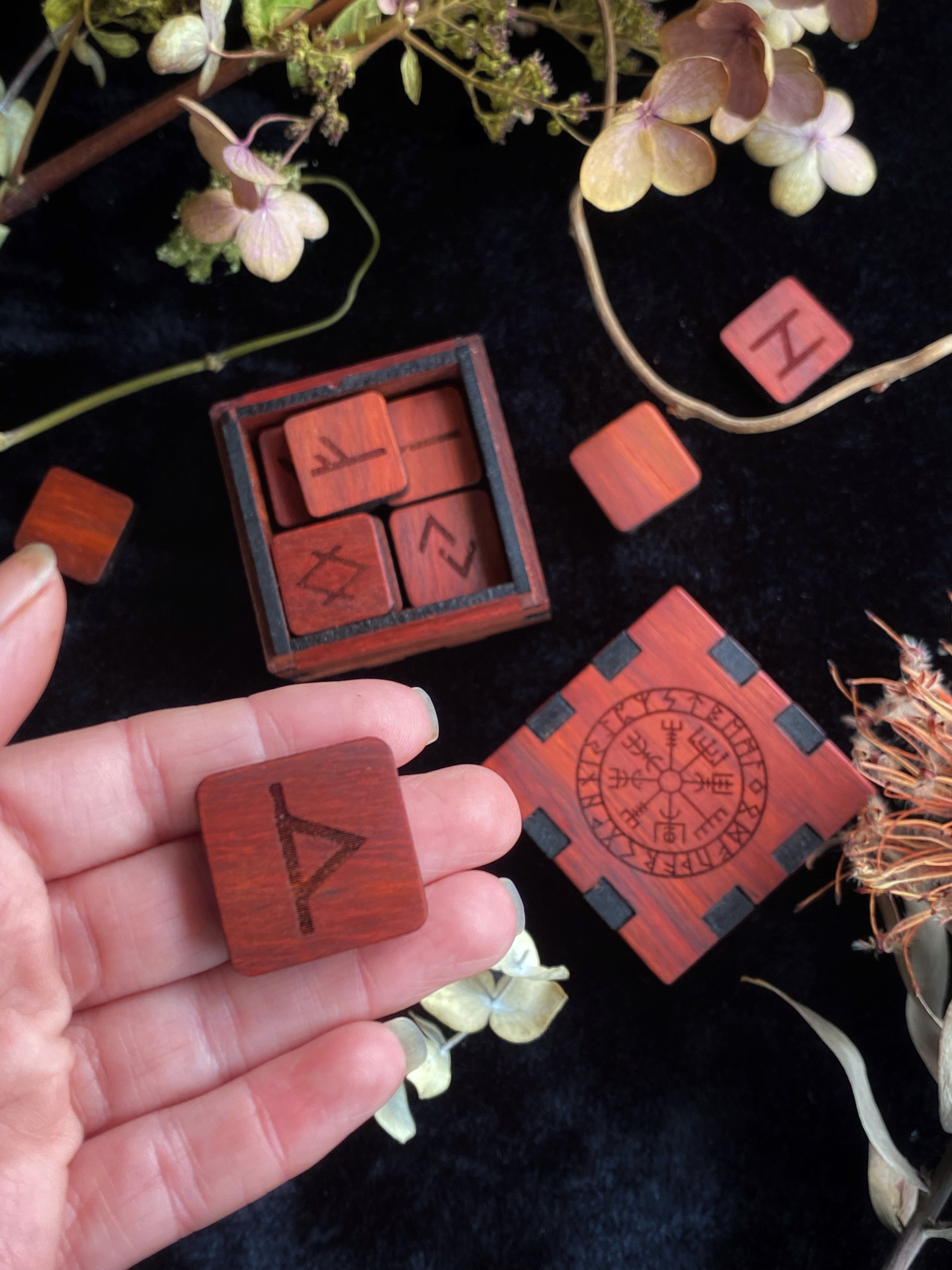 Vegvisir (Protection) - Elder Futhark Box and Runes on Padauk Hardwood