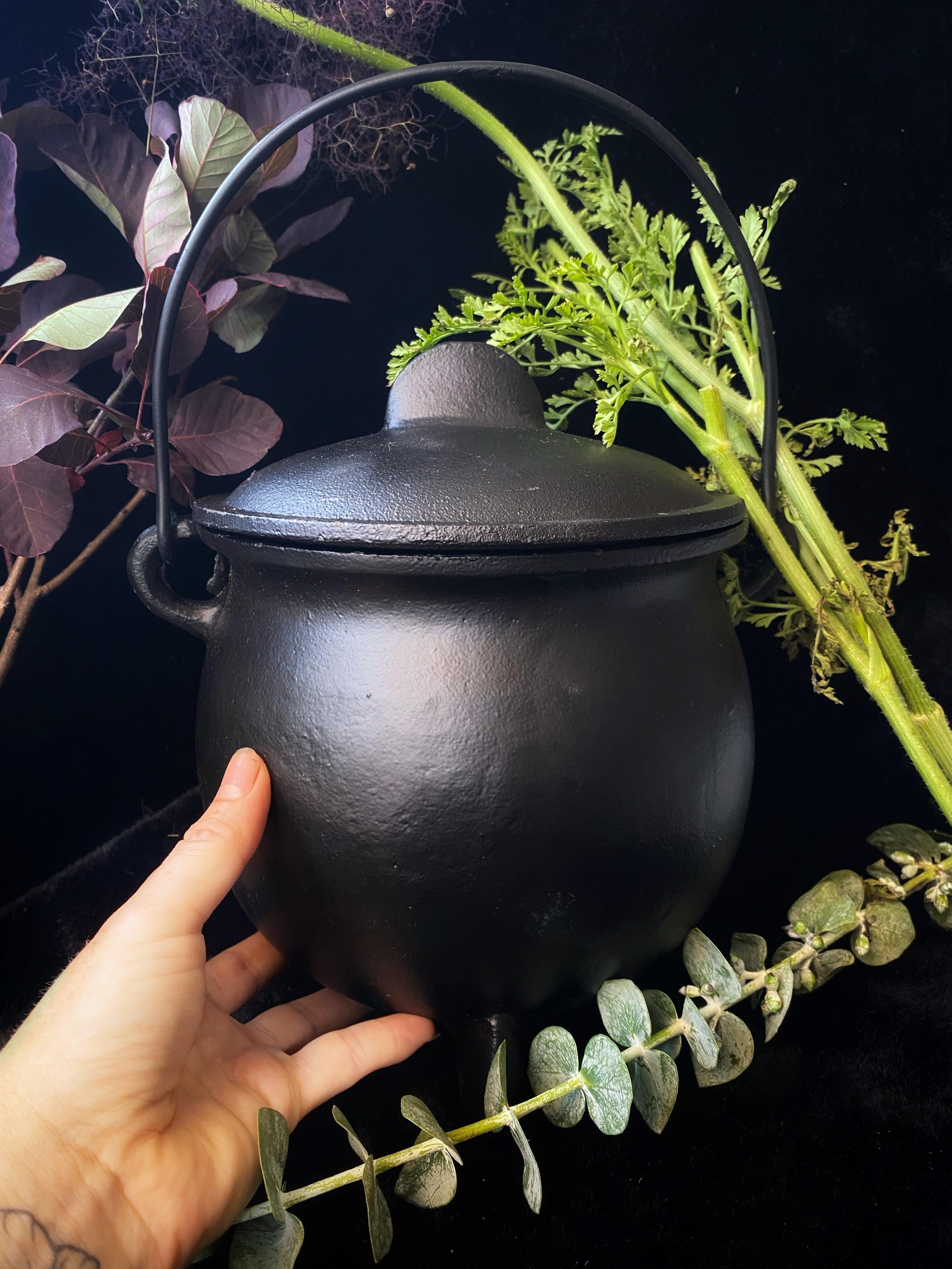 Cast Iron Cauldron XL - 8” w/ lid - Keven Craft Rituals