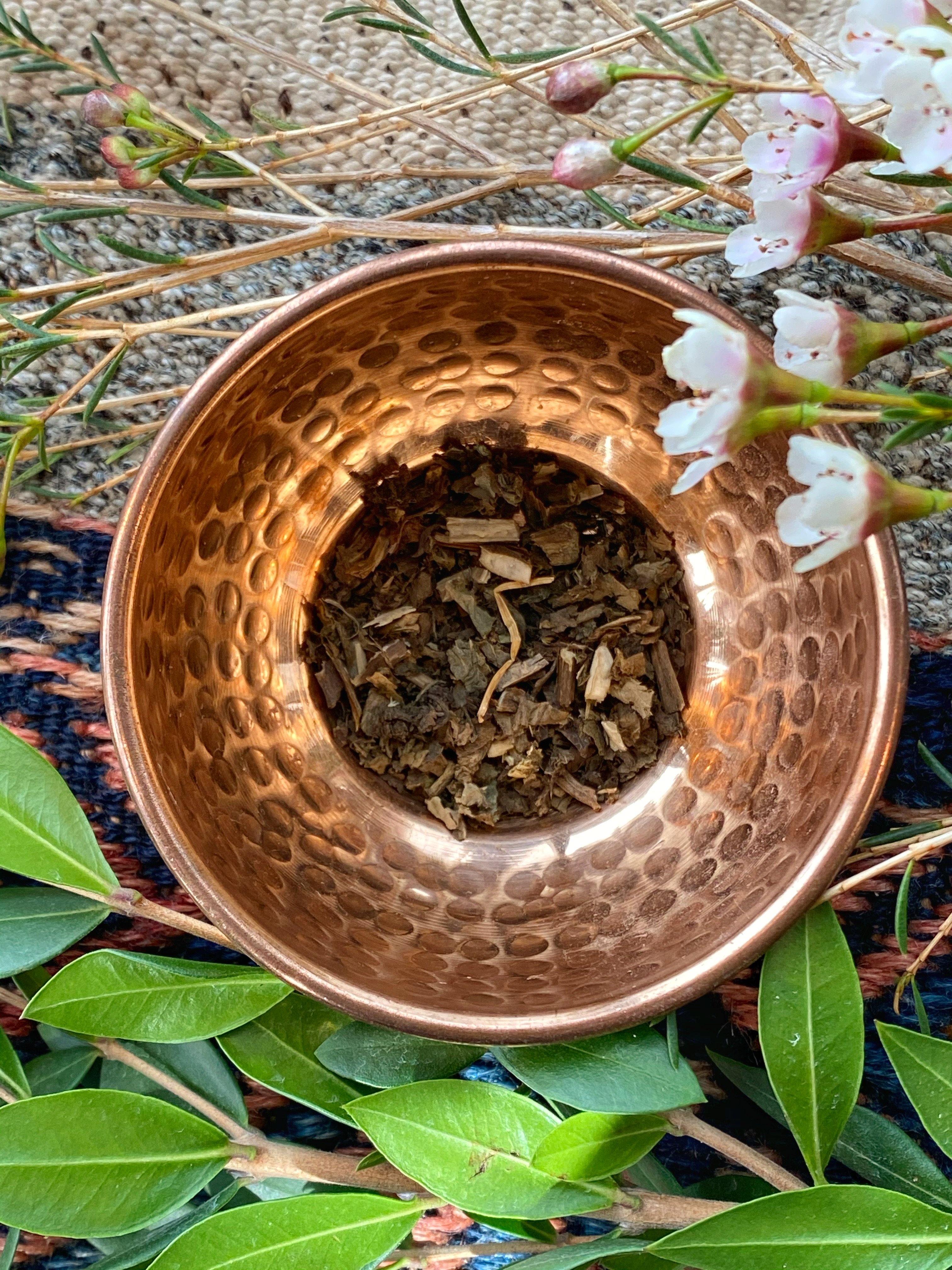 Holy Basil / Tulsi (Ocimum tenuiflprum) Vana - Witching Herbs - Keven Craft Rituals